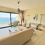 Seafront Luxury Apartman *