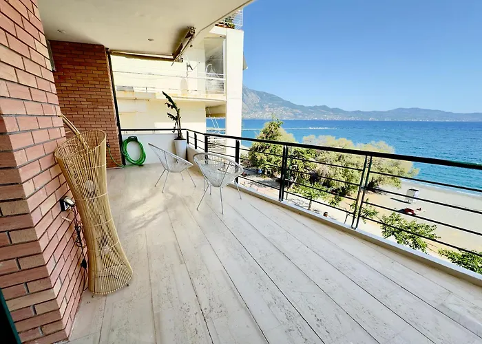 Seafront Luxury דירה