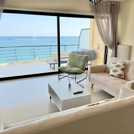 Seafront Luxury Apartment *