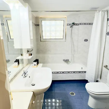 アパート Seafront Luxury カラマタ