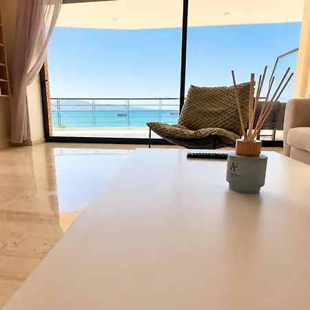 Seafront Luxury Daire