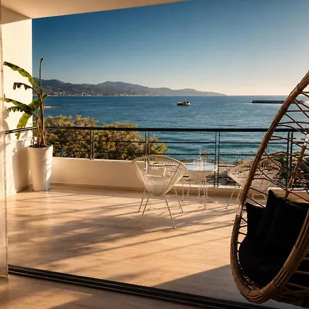 Seafront Luxury *