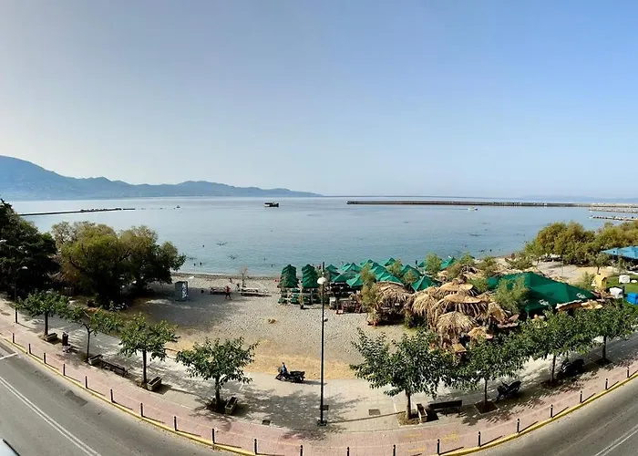 Seafront Luxury Apartment Kalamata